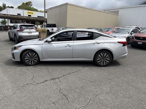 Brilliant Silver Metallic 2023 Nissan Altima 2.5 SV