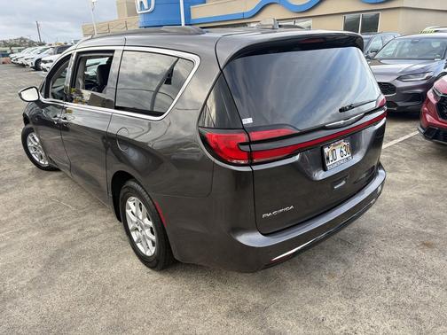 Granite Crystal Metallic Clearcoat 2022 Chrysler Pacifica Touring L