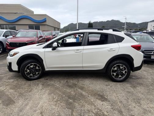 Crystal White Pearl 2019 Subaru Crosstrek 2.0i Premium