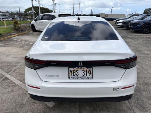 Platinum White Pearl 2025 Honda Accord SE