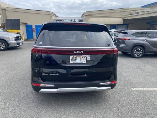 2022 Kia Carnival LXS