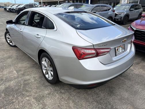 Silver Ice Metallic 2022 Chevrolet Malibu FWD LT