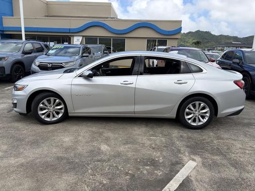 Silver Ice Metallic 2022 Chevrolet Malibu FWD LT