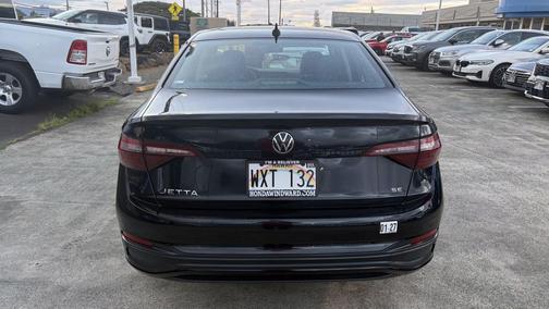 Deep Black Pearl 2024 Volkswagen Jetta 1.5T SE