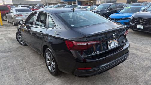 Deep Black Pearl 2024 Volkswagen Jetta 1.5T SE