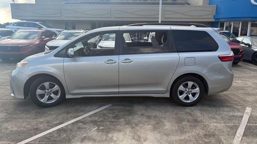 Celestial Silver Metallic 2019 Toyota Sienna LE