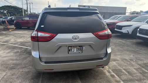 Celestial Silver Metallic 2019 Toyota Sienna LE