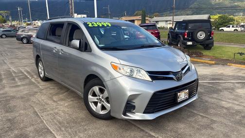 Celestial Silver Metallic 2019 Toyota Sienna LE