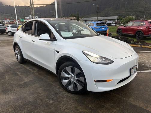 2023 Tesla Model Y Long Range Dual Motor All-Wheel Drive