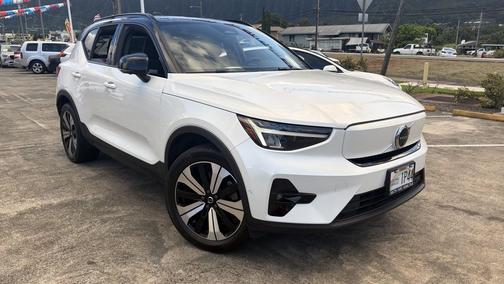 Crystal White Metallic 2023 Volvo XC40 Recharge Pure Electric Twin Plus