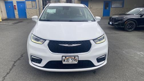 2022 Chrysler Pacifica Hybrid Touring L