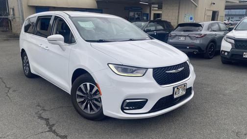 2022 Chrysler Pacifica Hybrid Touring L