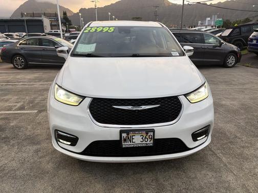 Bright White Clearcoat 2022 Chrysler Pacifica Hybrid Limited
