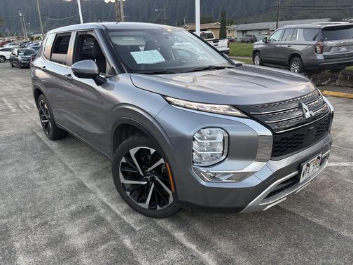 Gray 2024 Mitsubishi Outlander SE 2.5 2WD