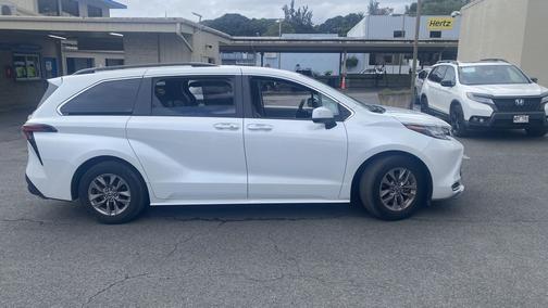 2022 Toyota Sienna XLE