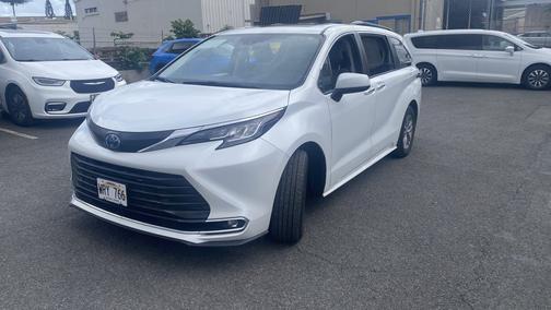 2022 Toyota Sienna XLE