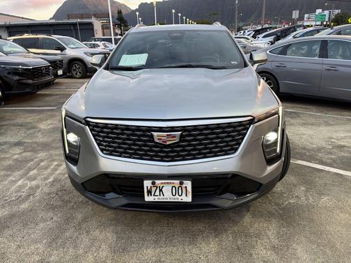 2024 Cadillac XT4 Premium Luxury