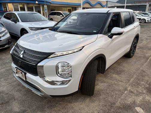 Alloy Silver Metallic 2024 Mitsubishi Outlander SE 2.5 2WD