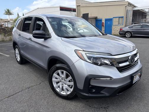 Lunar Silver Metallic 2020 Honda Pilot 2WD LX