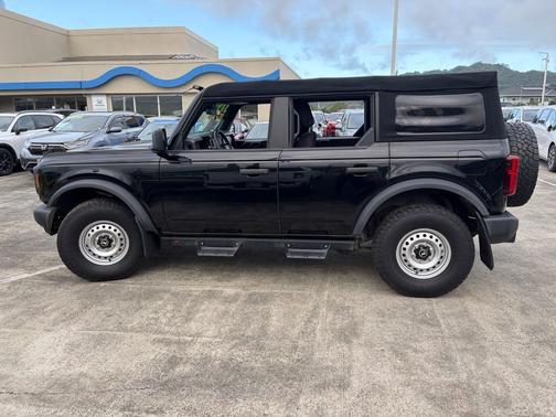 Shadow Black 2022 Ford Bronco Base