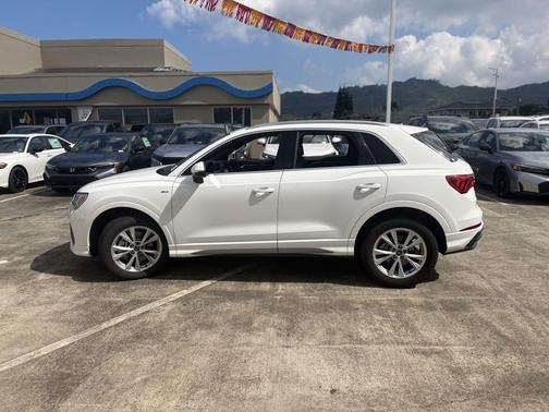 2023 Audi Q3 Premium 45 TFSI S line quattro Tiptronic