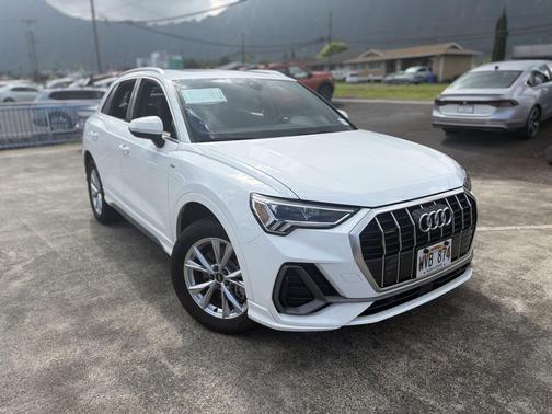 2023 Audi Q3 Premium 45 TFSI S line quattro Tiptronic