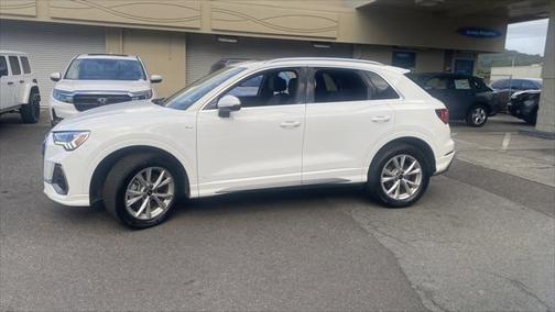 2023 Audi Q3 Premium 45 TFSI S line quattro Tiptronic