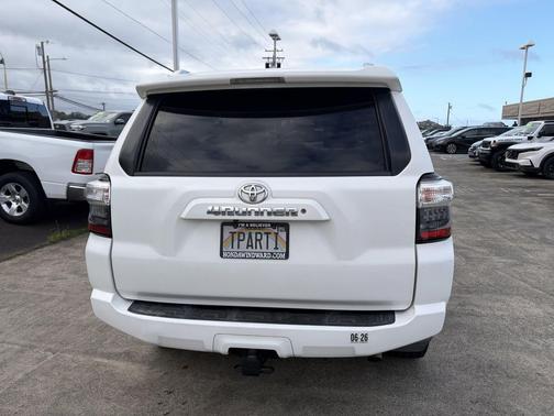 Super White 2018 Toyota 4Runner SR5