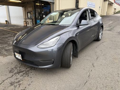 2023 Tesla Model Y Long Range Dual Motor All-Wheel Drive