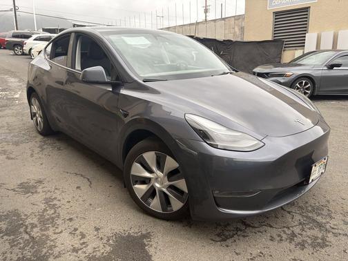 2023 Tesla Model Y Long Range Dual Motor All-Wheel Drive
