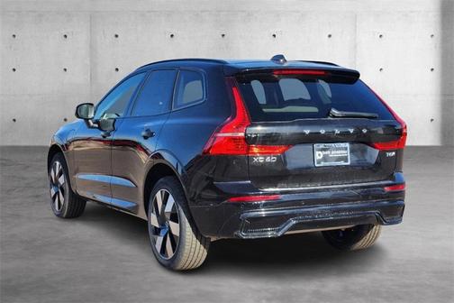 2025 Volvo XC60 Plug-In Hybrid T8 Plus
