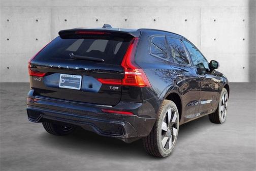 2025 Volvo XC60 Plug-In Hybrid T8 Plus