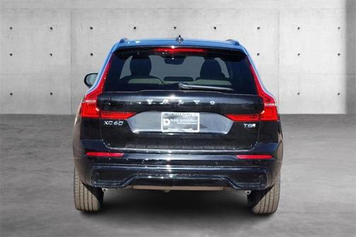 2025 Volvo XC60 Plug-In Hybrid T8 Plus