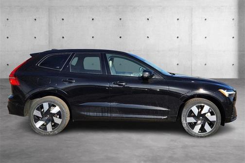 2025 Volvo XC60 Plug-In Hybrid T8 Plus