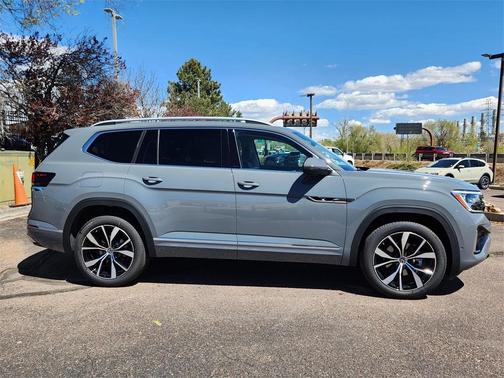 2025 Volkswagen Atlas 2.0T SEL Premium R-Line