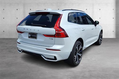 2025 Volvo XC60 Plug-In Hybrid T8 Ultra
