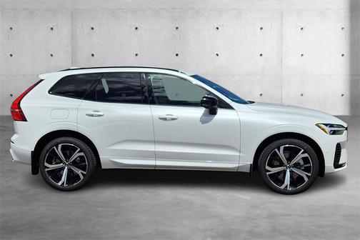 2025 Volvo XC60 Plug-In Hybrid T8 Ultra