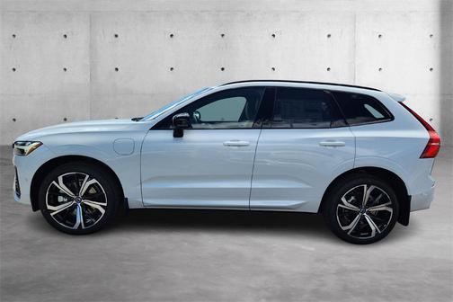 2025 Volvo XC60 Plug-In Hybrid T8 Ultra