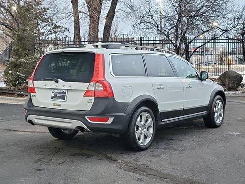 Photo 3 of 31 of 2010 Volvo XC70 T6