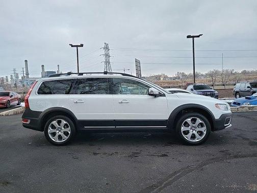 Photo 2 of 31 of 2010 Volvo XC70 T6