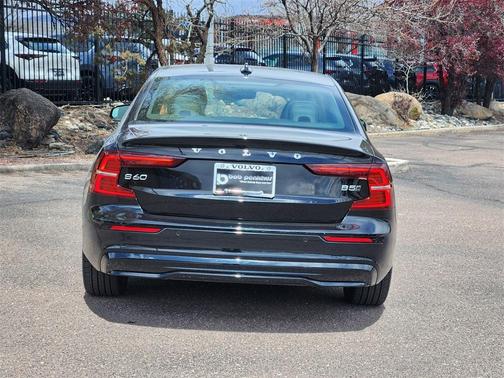 2024 Volvo S60 B5 Plus Dark Theme