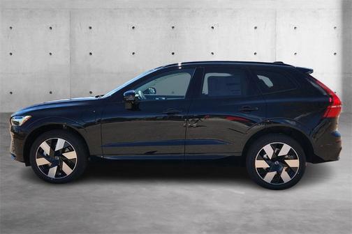 2025 Volvo XC60 Plug-In Hybrid T8 Plus