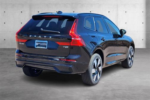 2025 Volvo XC60 Plug-In Hybrid T8 Plus