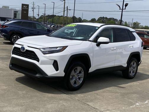 2022 Toyota RAV4 Hybrid XLE
