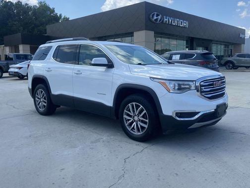 2017 GMC Acadia SLE-2