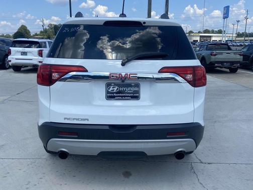 2017 GMC Acadia SLE-2