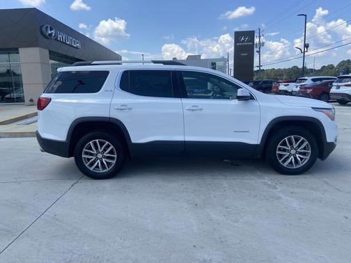 2017 GMC Acadia SLE-2