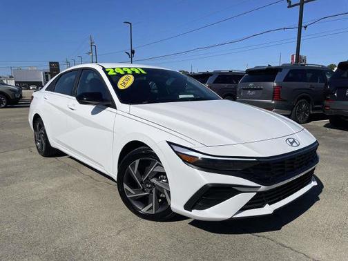 2025 Hyundai ELANTRA SEL Sport