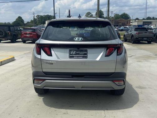 2025 Hyundai TUCSON SE