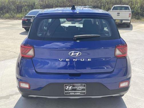 2022 Hyundai VENUE SE